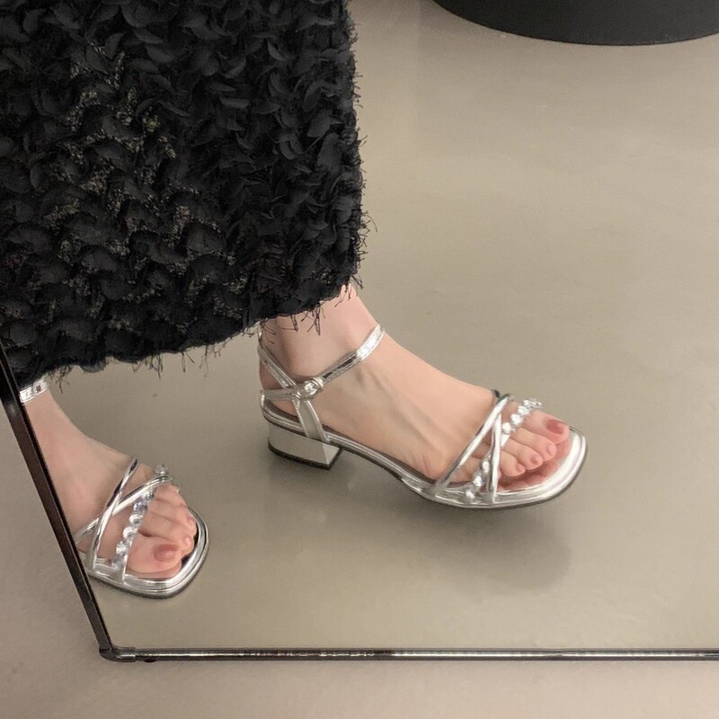 French-Style Stunning Silver Chunky Heel Sandals for Women, 2025 New Summer Super Fairy Pearl Single-Strap Sandals
