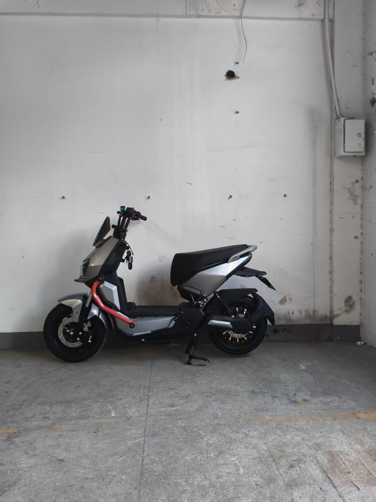 Export electric motorcycle 800W high-speed electric vehicle adult electric scooter "War Horse" personal transporter exclusively for cross-border supply