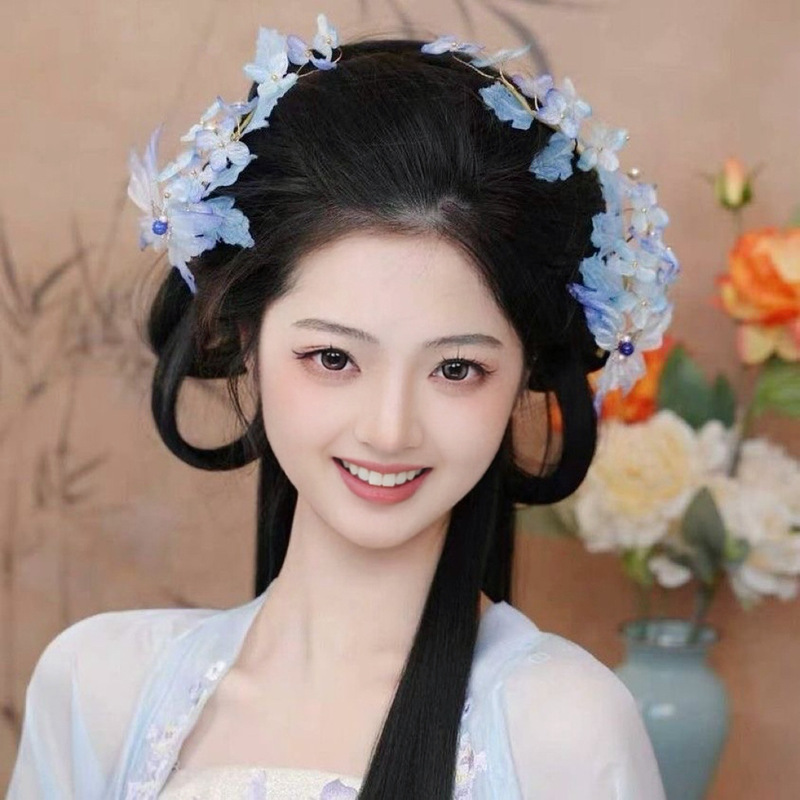 Light blue ancient-style butterfly hairpin with floral embossing, original Hanfu design, handmade exquisite fairy-like hair accessory for women Light blue ancient-style butterfly hairpin with floral embossing, original Hanfu design, handmade exquisite fairy-like hair accessory for women