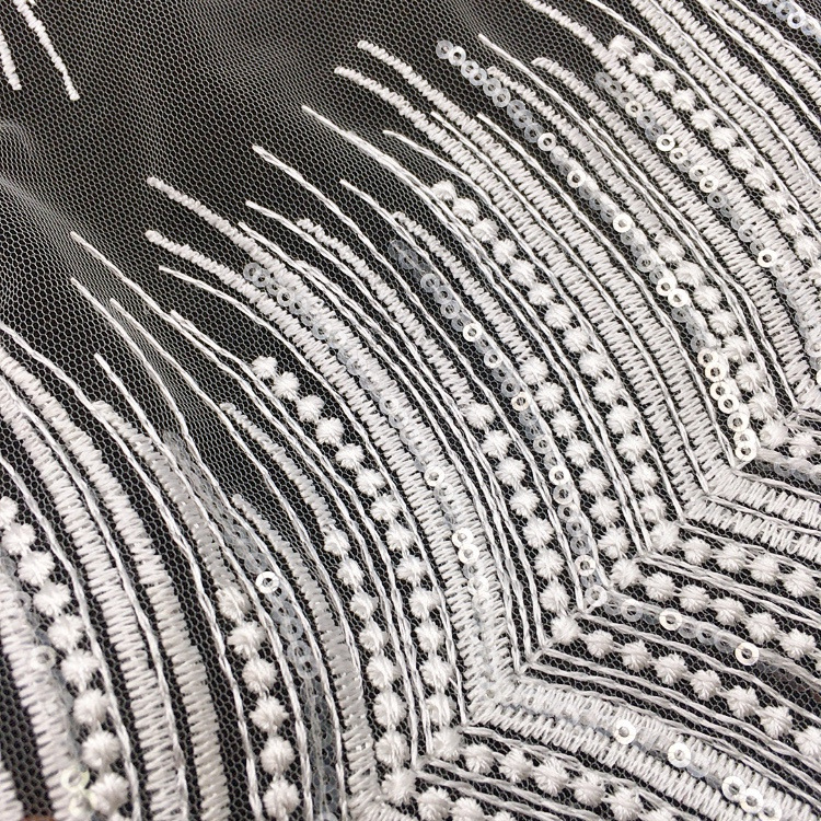 厂家供应网布枫叶珠片绣 树叶网布绣 时尚女装面料