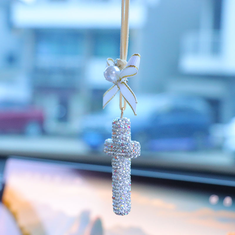Cross-border personalized car interior pendant for men and women, rearview mirror decoration, diamond-encrusted cross, high-end car fashion accessory gift