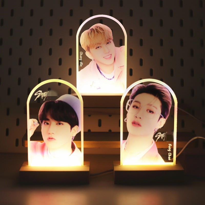 Star Stray Kids Men's Team Style Surrounding Fang Can Han Zhicheng S Li Longfu Spot Plug-in Wooden Lamp Star Stray Kids Men's Team Style Surrounding Fang Can Han Zhicheng S Li Longfu Spot Plug-in Wooden Lamp