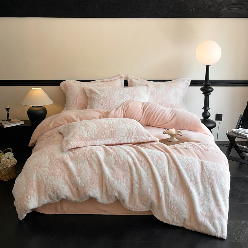 軽くて豪華なウサギのぬいぐるみのベッドの上の4つのセットの冬の保温の牛乳の絨毛のシーツの布団の両面のフランジサンゴの絨毛のベッドの用品