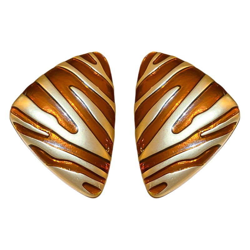 Oro real galvanizada plata aguja patrón pendientes triángulo personalidad dos-color gota pendientes estilo metal europeo y americano Mediados de antiguos pendientes para las mujeres