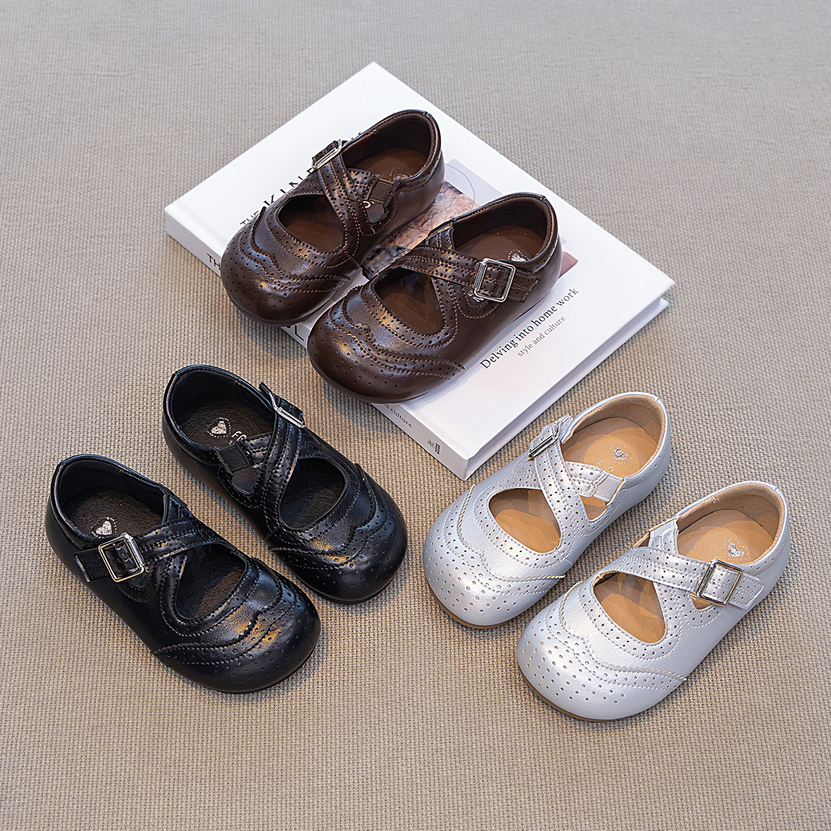 Niñas con suela suave Mary Jane zapatos de cuero de verano 2026 nuevos niños británicos huecos pequeños zapatos de cuero zapatos princesa image 1