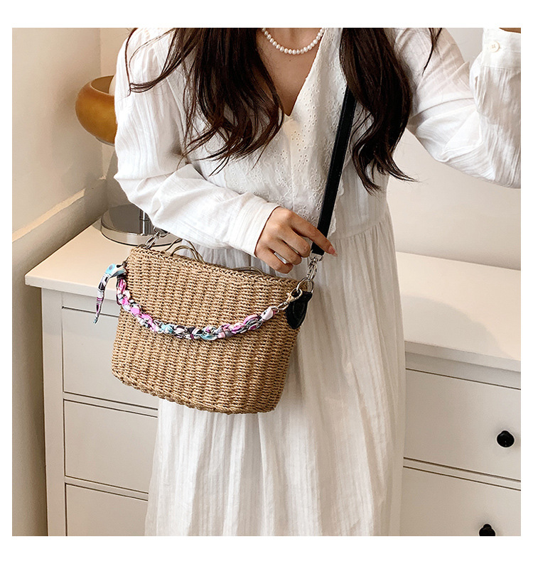 Fashion Woven Women 2022 New Summer Fashion Shoulder Bucket Crossbody Straw Bag display picture 4