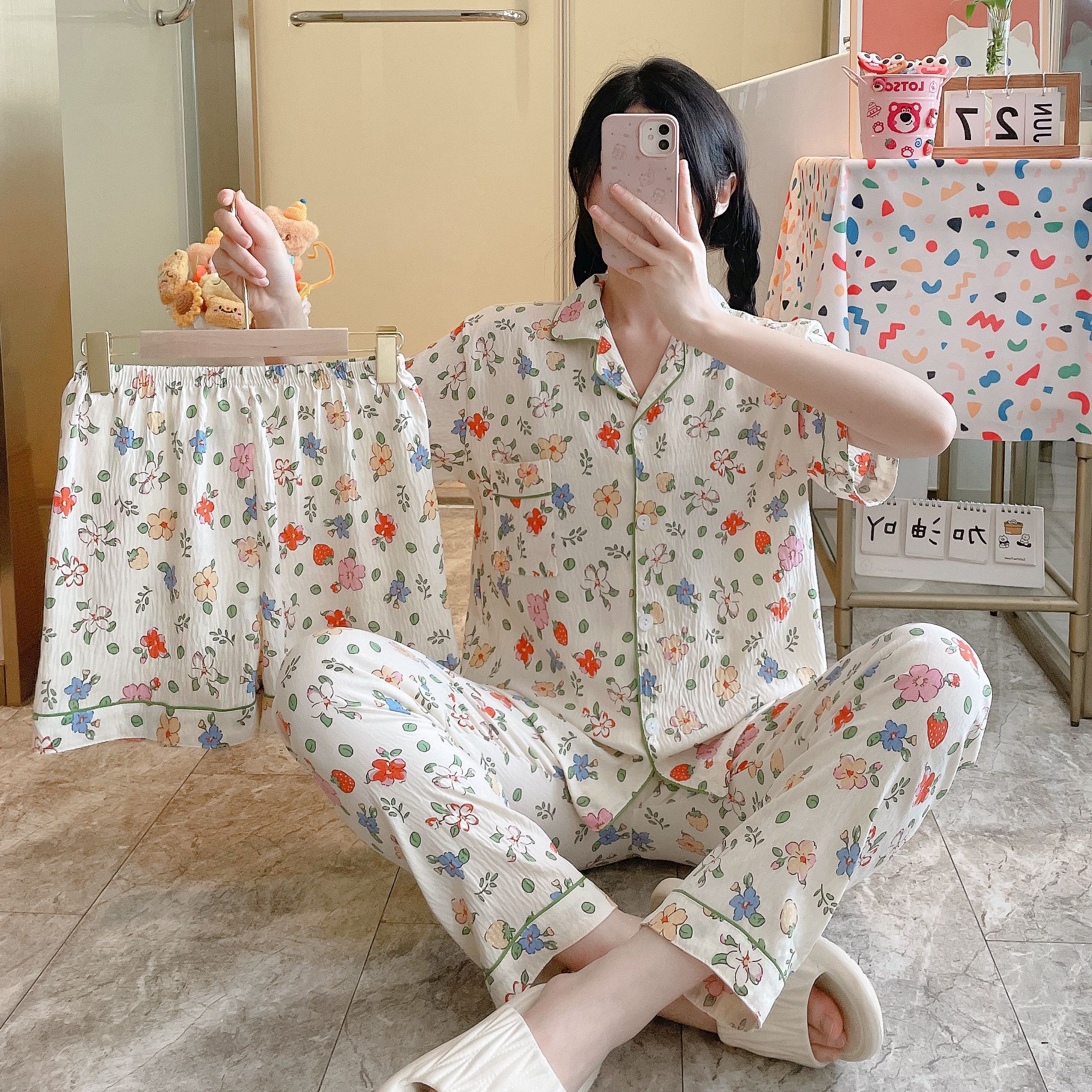Empaquetado fuera de una sola nube pijamas de algodón de tres piezas para mujer verano dulce pantalones cortos de manga corta ropa de dibujos animados para el hogar
