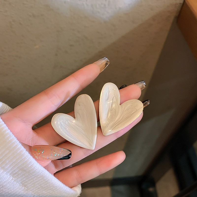 Oro real electrochapado aguja de plata gota aceite perla flor pendientes blanco simple del todo-fósforo pendientes de lujo ligero de moda