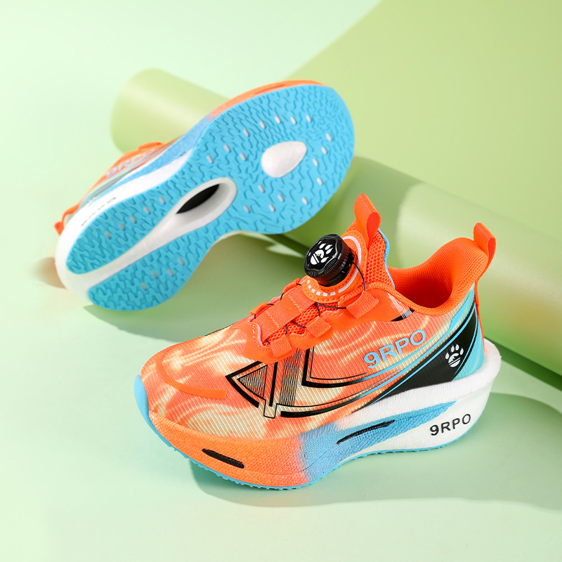 Zapatos respirables para niños zapatos de malla zapatos de correr ligeros antideslizantes 2025 primavera y otoño nuevos zapatos de correr al por mayor