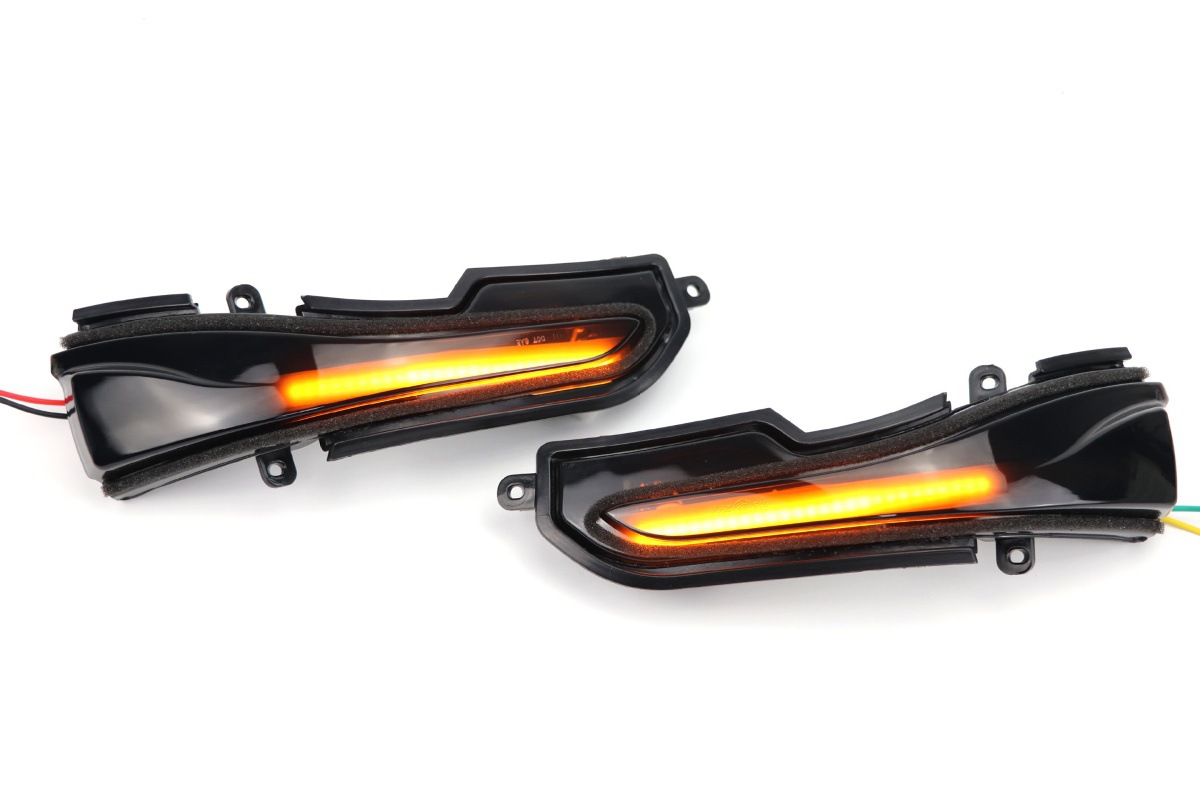 Suitable for Infiniti Q30 Q50 Q60 Q70 Qx50 Qx60 Qx70 Rearview Mirror Running Water Turn Signal