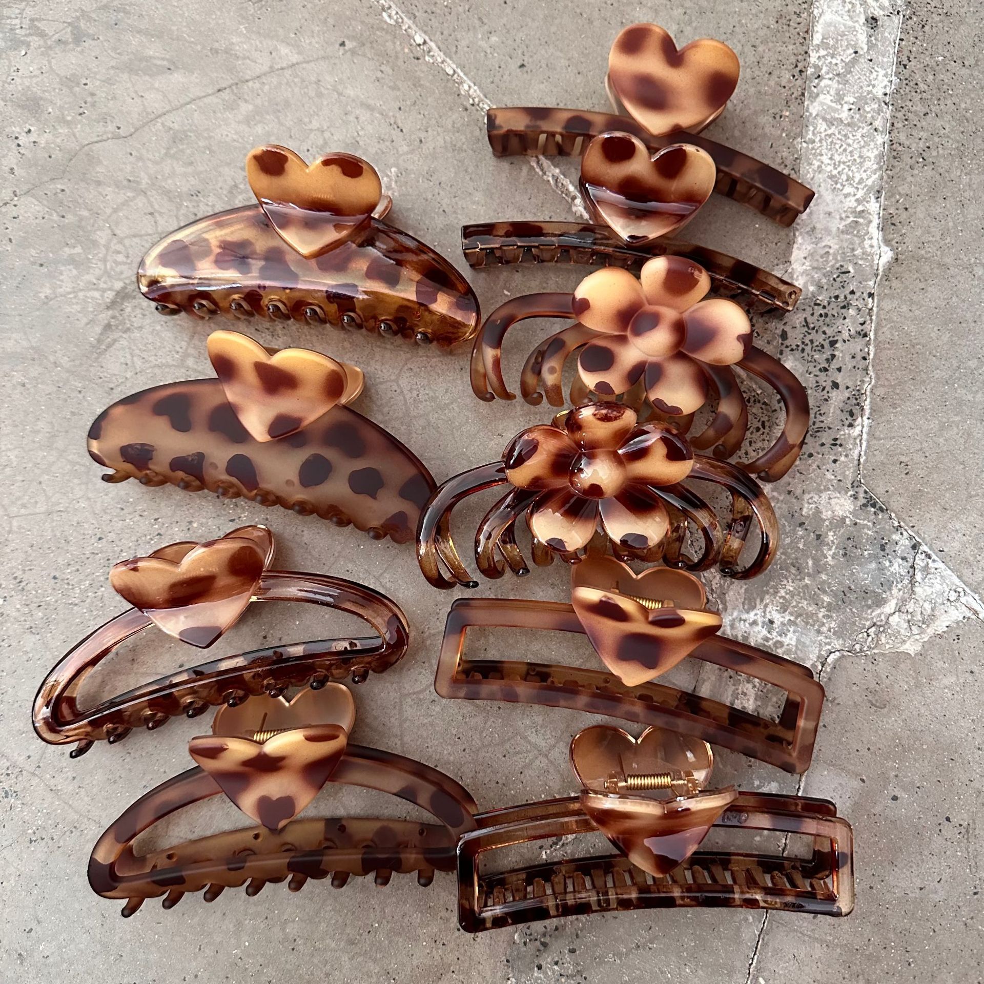New Personalized Retro Leopard Print Tortoiseshell Shark Clip Large Heart Head Splicing Back Head Hair Clip for Women