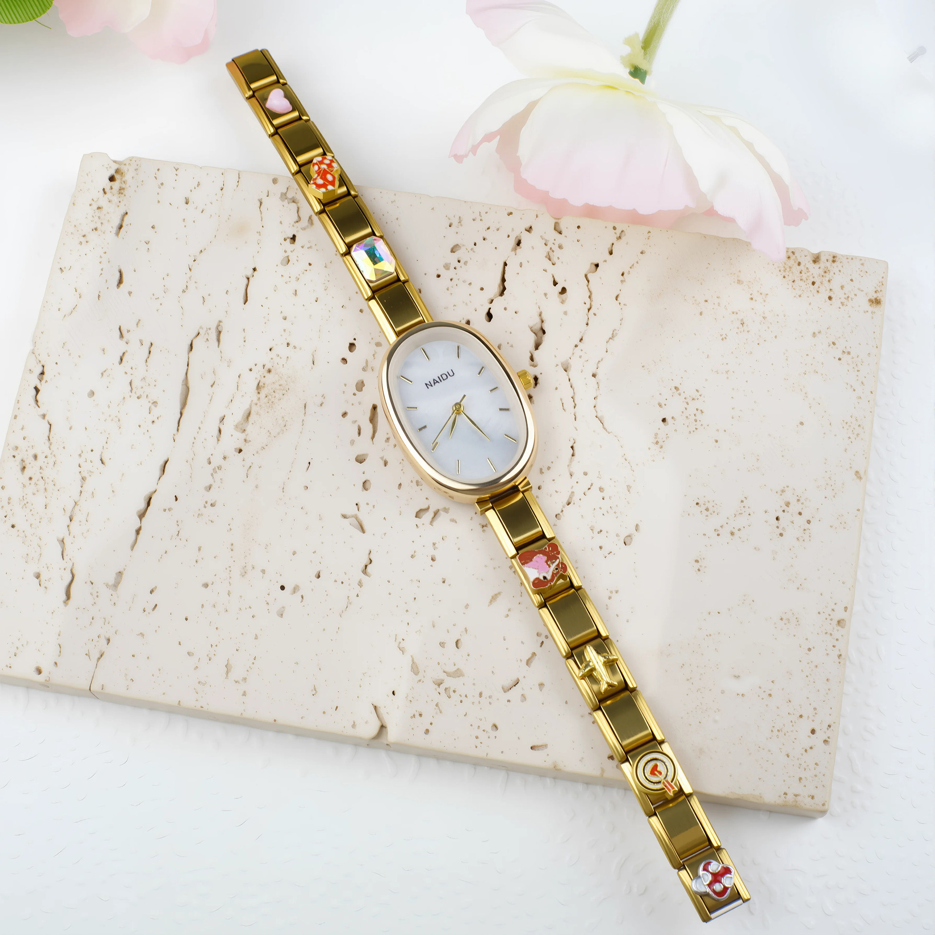 35g Weight Ordinary Glass Mirror Material Stainless Steel Strap Material Watch Classification Pointer+Number Display Type Double Side Snaps Buckle Style Oval Dial Shape Holiday, Shopping Occasion Quartz Movement Geometric Pattern All Seasons Season Unisex Gender Casual, Simple Style Style Casual Simple Style Geometric Double Side Snaps Quartz Watch 4
