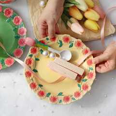 A5L福利款仙女盤浮雕小花早餐甜品盤家用陶瓷菜盤沙拉盤釉下彩手