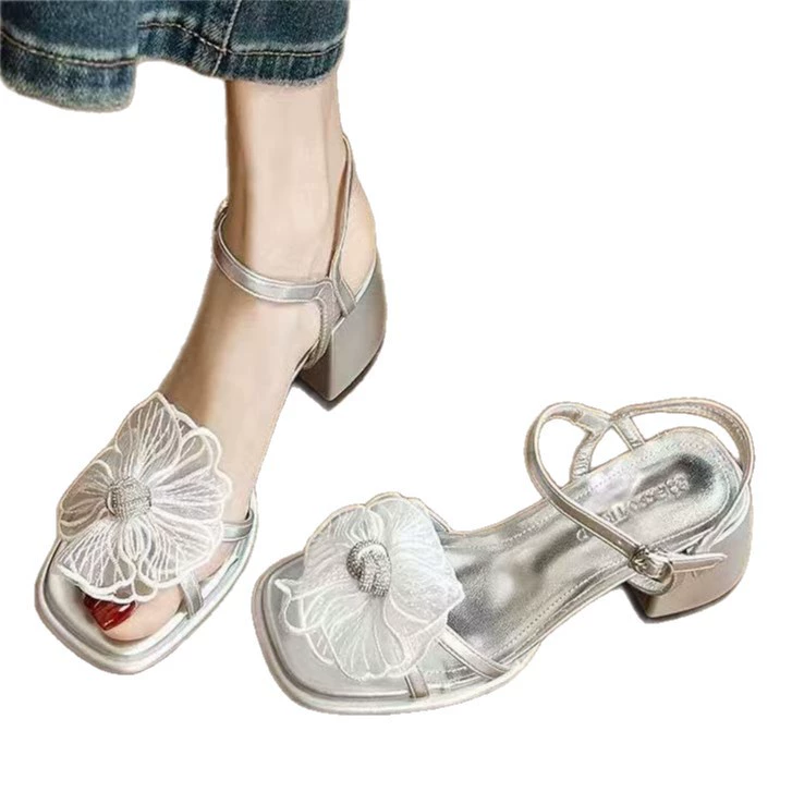Summer shoes high heels, suitable with a skirt, fashionable footwear heels, sandals, flowered
