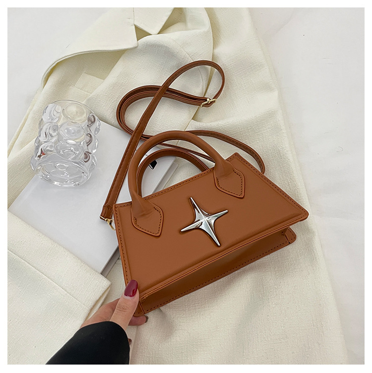 Semplice nuovo stile estivo 2023, popolare quest'anno, borsa quadrata piccola a tracolla portatile da pendolarismo casual in stile occidentale per donna_voghion.com