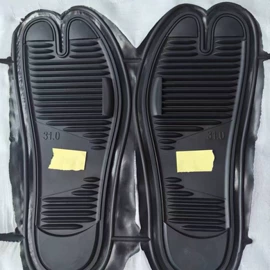 鞋底;冰鞋;鞋垫/增高垫
