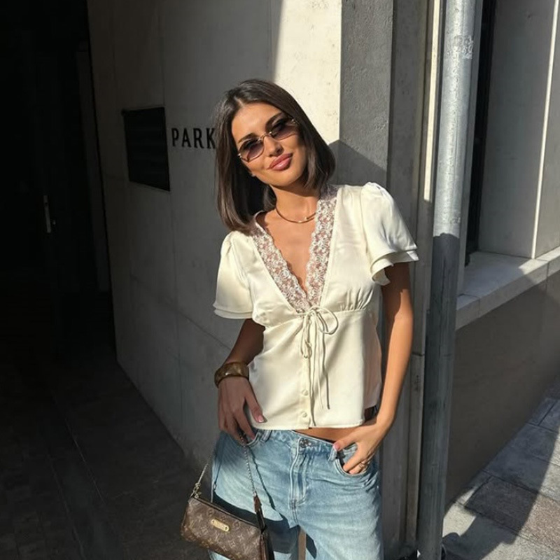 French Lace Splicing T-Shirt Slimming Look New Summer Pure Lust Sexy Short Sexy Short-Sleeved Top