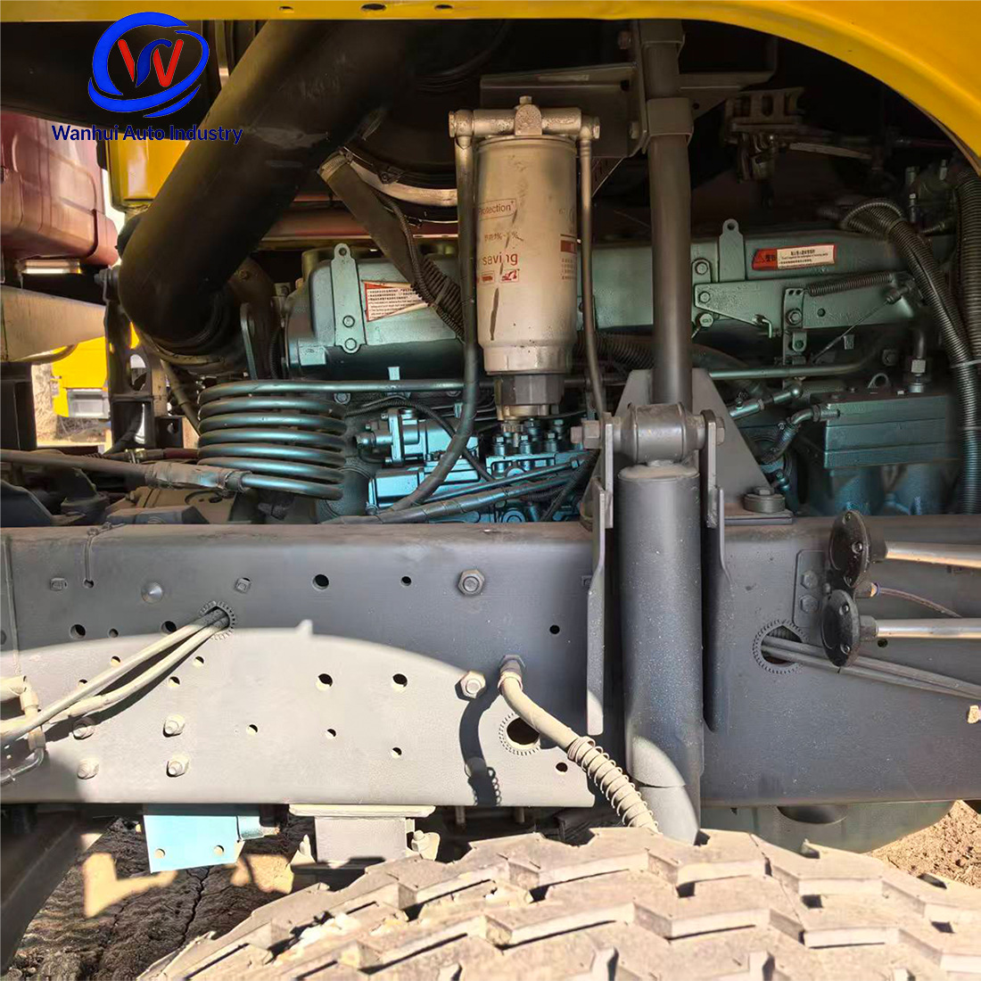 Cross-Border Supply of Refurbished Eight-Wheel Dump Trucks, Sinotruk Howo Engineering Dump Trucks, 6X4 Sand and Gravel Transport Trucks