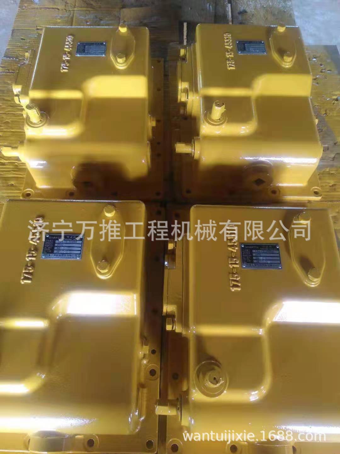 山推推土机配件SD22 SD32变速阀盖175-15-45510