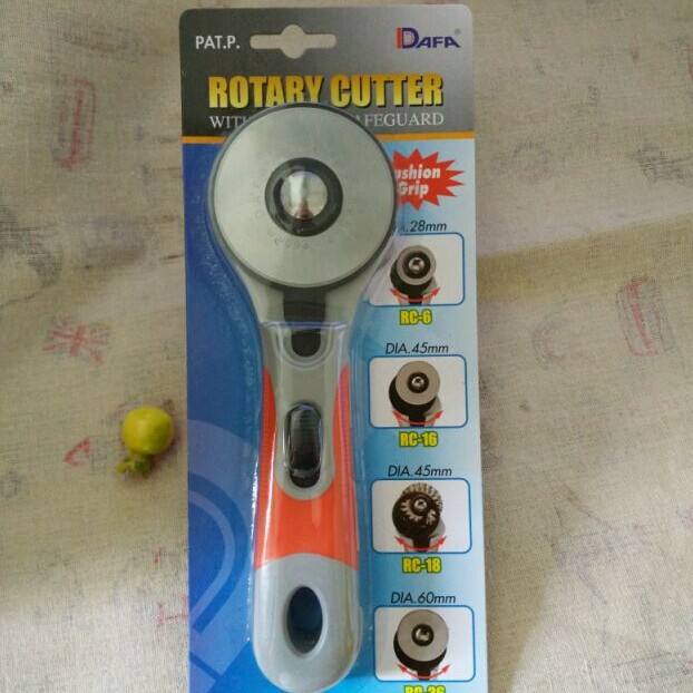 大发滚刀 轮刀 圆滚刀 切纸/布/皮革60MM轮刀 刀片同时出售