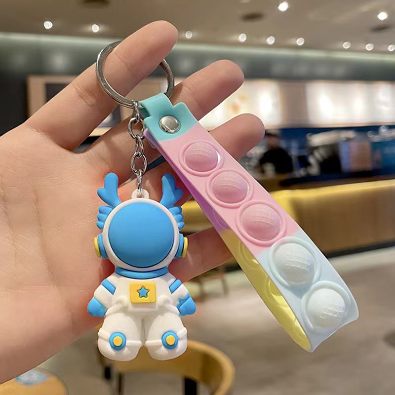 Caricatura violenta oso colgante llavero de PVC colgante llave de goma blanda juegos de videojuegos de muñeca ciudad pequeño regalo pequeño regalo