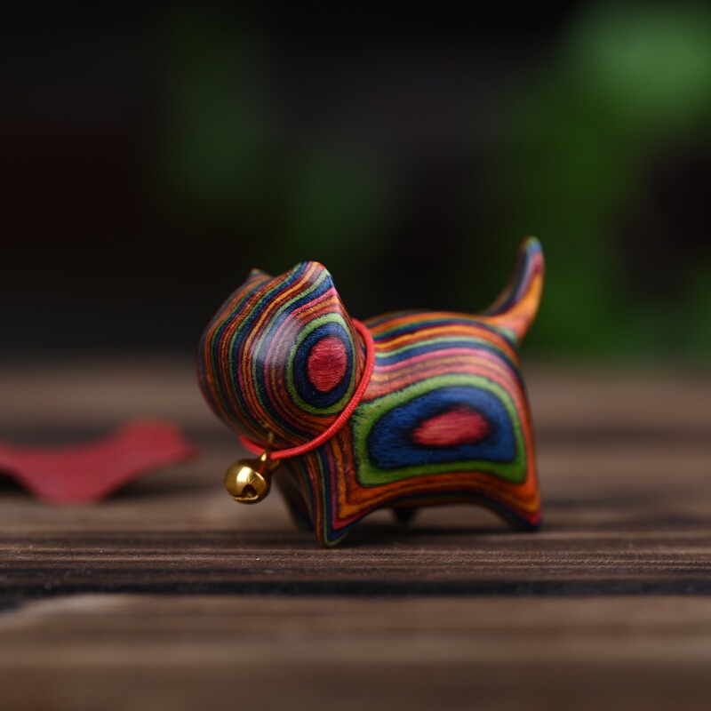 虹の木の彫刻のかわいい猫の手の件の虹の首をかしげる子猫のミニのデスクトップの置物の工芸品の家庭のアイデア|undefined