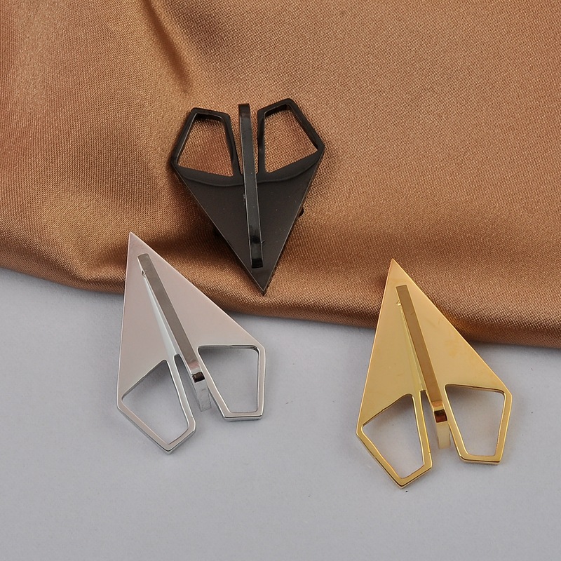 Stainless steel paper airplane brooch design sense trend suit shirt pin men's and women's light luxury simple clothing decoration
