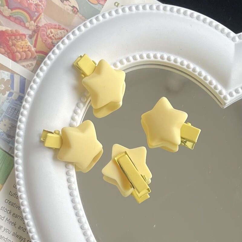 Yellow Star Hairpin for Girls with Side Forehead Bangs Clip Dopamine Y2K Five-Pointed Star Small Hairpin Headdress