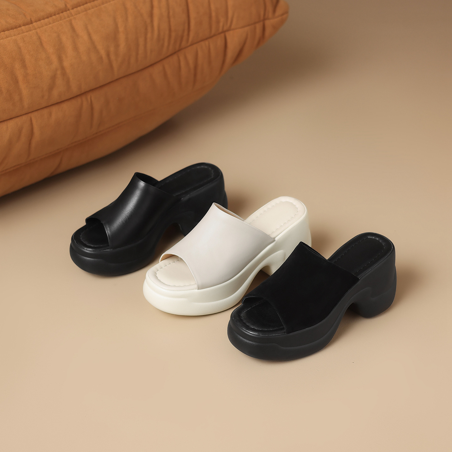 Sandal cao gót nữ đế dày 8,5 cm quai ngang da bò — Da bò trắng gạo chi tiết 2
