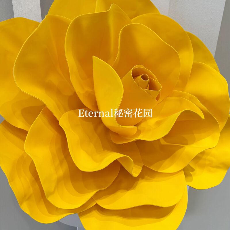 模擬黄色のバラのつるバラの物語紙の花と緑の植物のつる壁掛けアングルローズ店頭ドア装飾|undefined