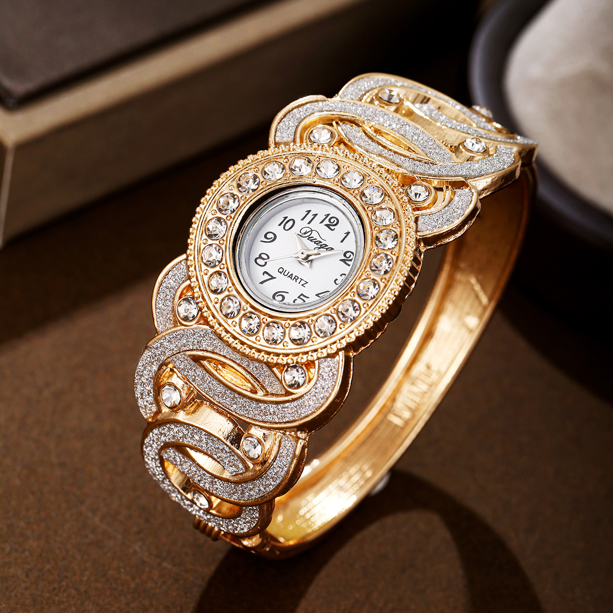 2025 Cross-Border New Round Decorative Diamond-Encrusted Decorative Bracelet Watch with Ring-Shaped Women's Quartz Watch Wholesale