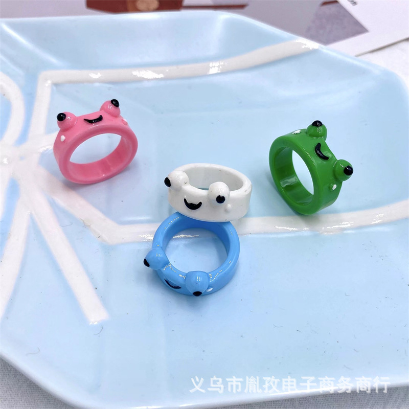 Popular anillo de resina de rana transfronteriza Venta caliente colorido personalizado animal de dibujos animados lindo anillo de dedo Rana solitaria