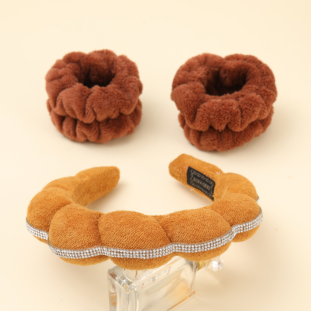 La nueva diadema de diamantes con incrustaciones de Amazon, la parte superior del cráneo alto, el traje de pulsera de giro de alta calidad, la diadema, el tocado anudado femenino, la joyería