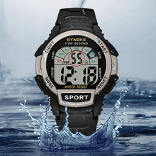 新品男士运动电子表防水登山时尚学生夜光手表多功能新款青少年