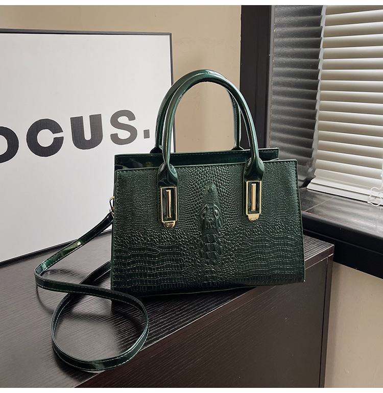 Bolso de mano transfronterizo para mujer 2024 nuevo patrón de cocodrilo de primavera bolso de mensajero de textura occidental de moda bolso de viaje de ocio