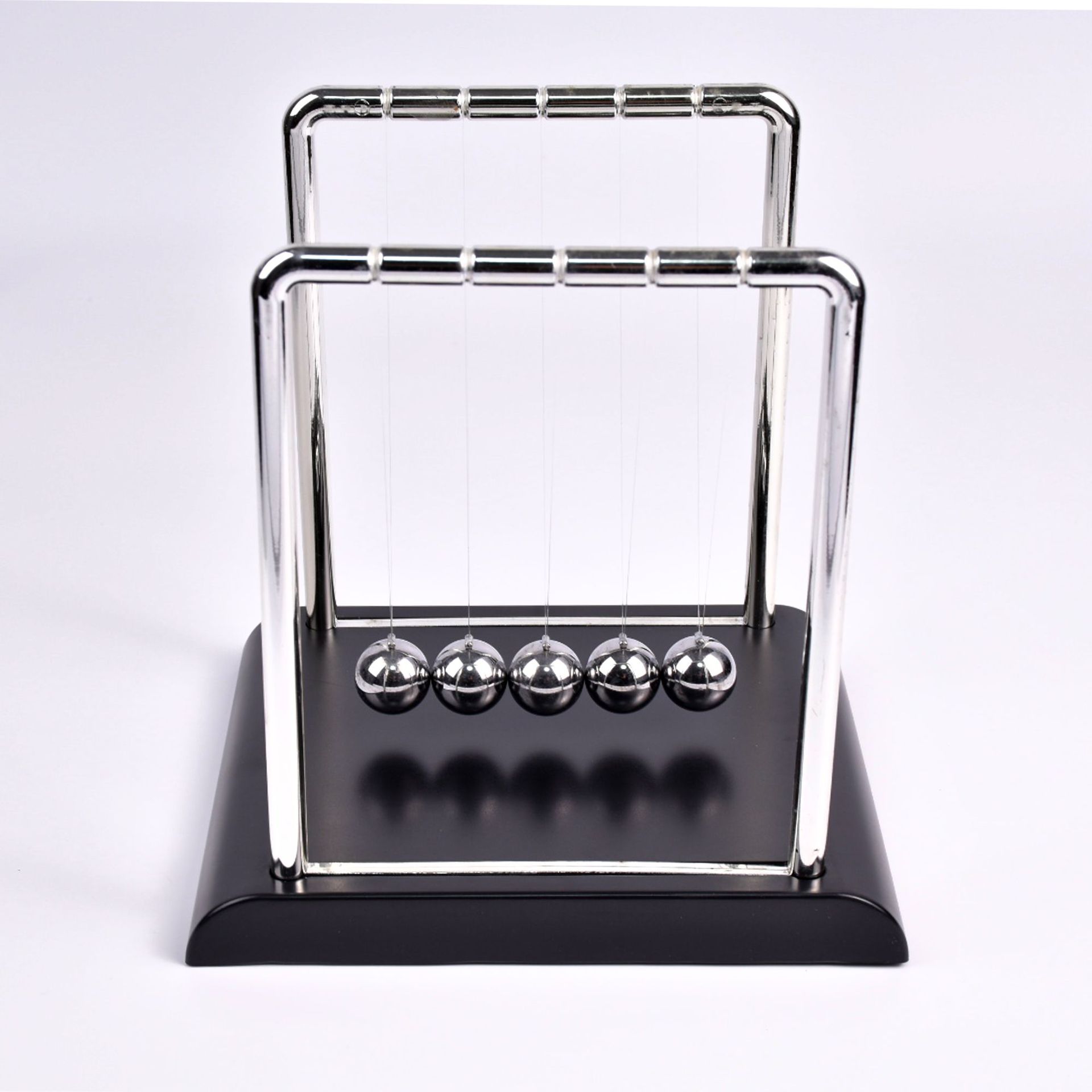 中号牛顿平衡球碰碰珠，牛顿撞撞球 牛顿摇摆球 Newton's Cradle