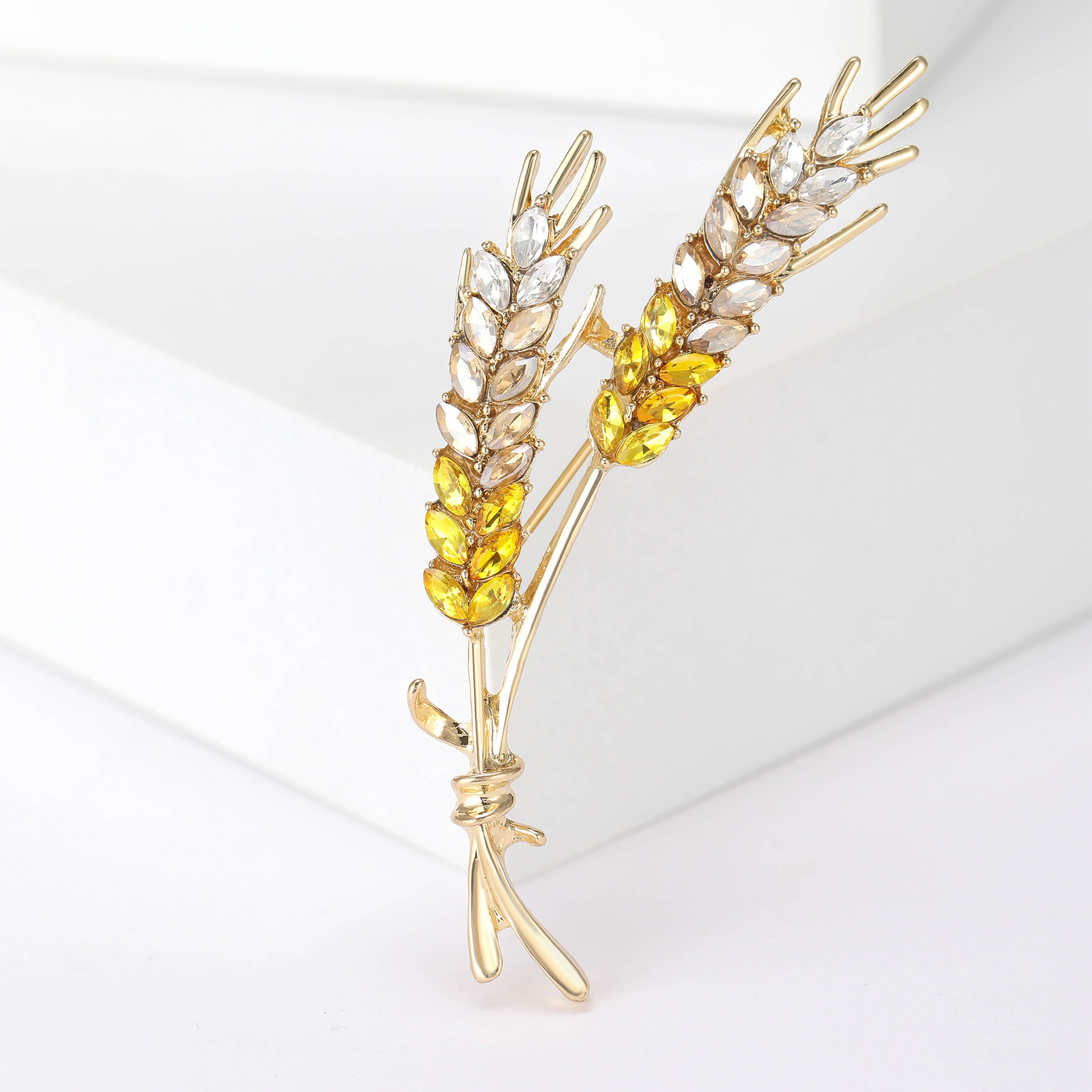 Simple Style Grain Alloy Women's Brooches display picture 14