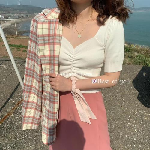 Summer Hong Kong-style Retro Bubble-Sleeve Short Base Layer V-Neck Knitted Top for Women