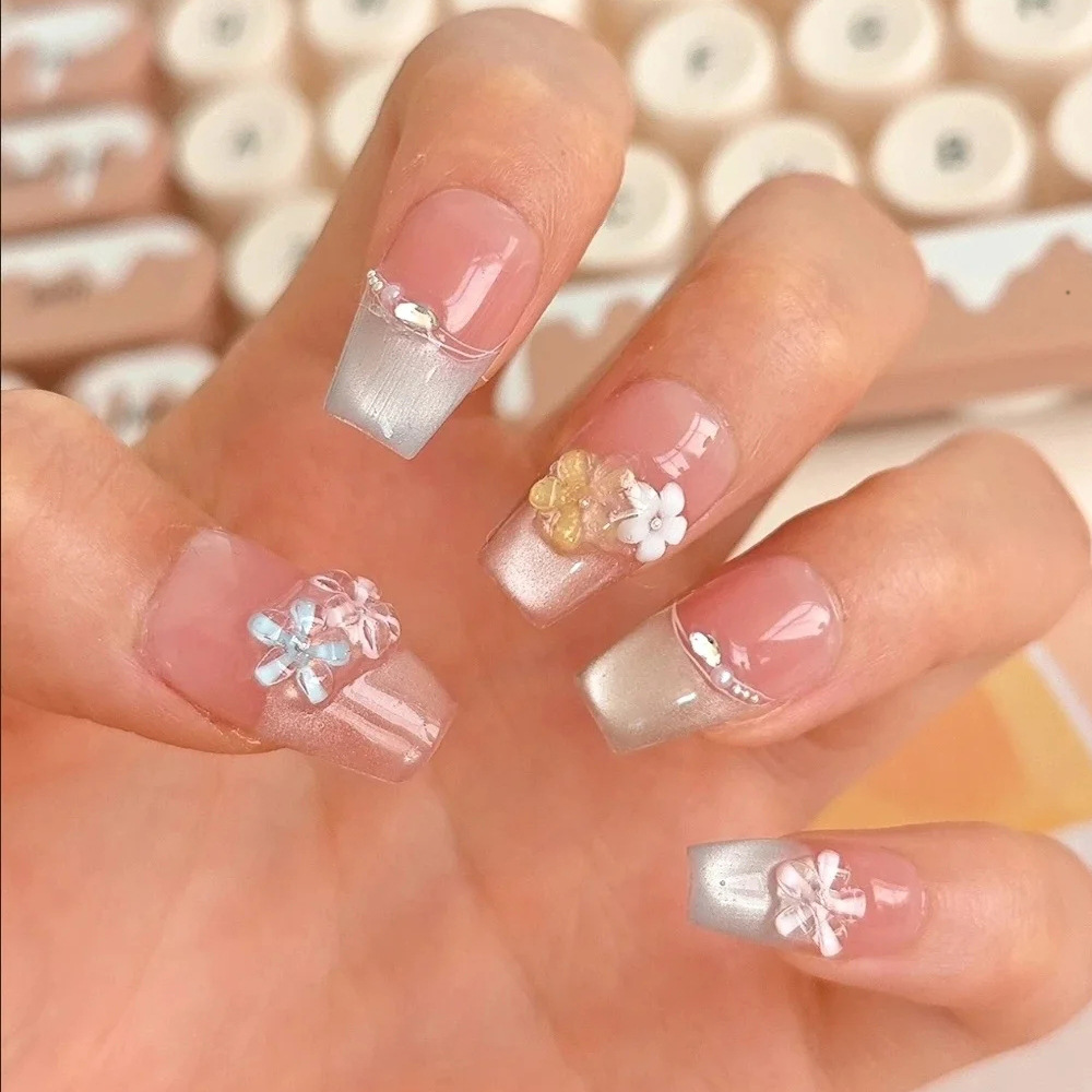 Juego de 10 piezas de decoración floral para uñas, uñas postizas hechas a mano de alta gama, pegatinas de uñas 3D con efecto ojo de gato y diamantes de imitación, tendencia en TikTok.