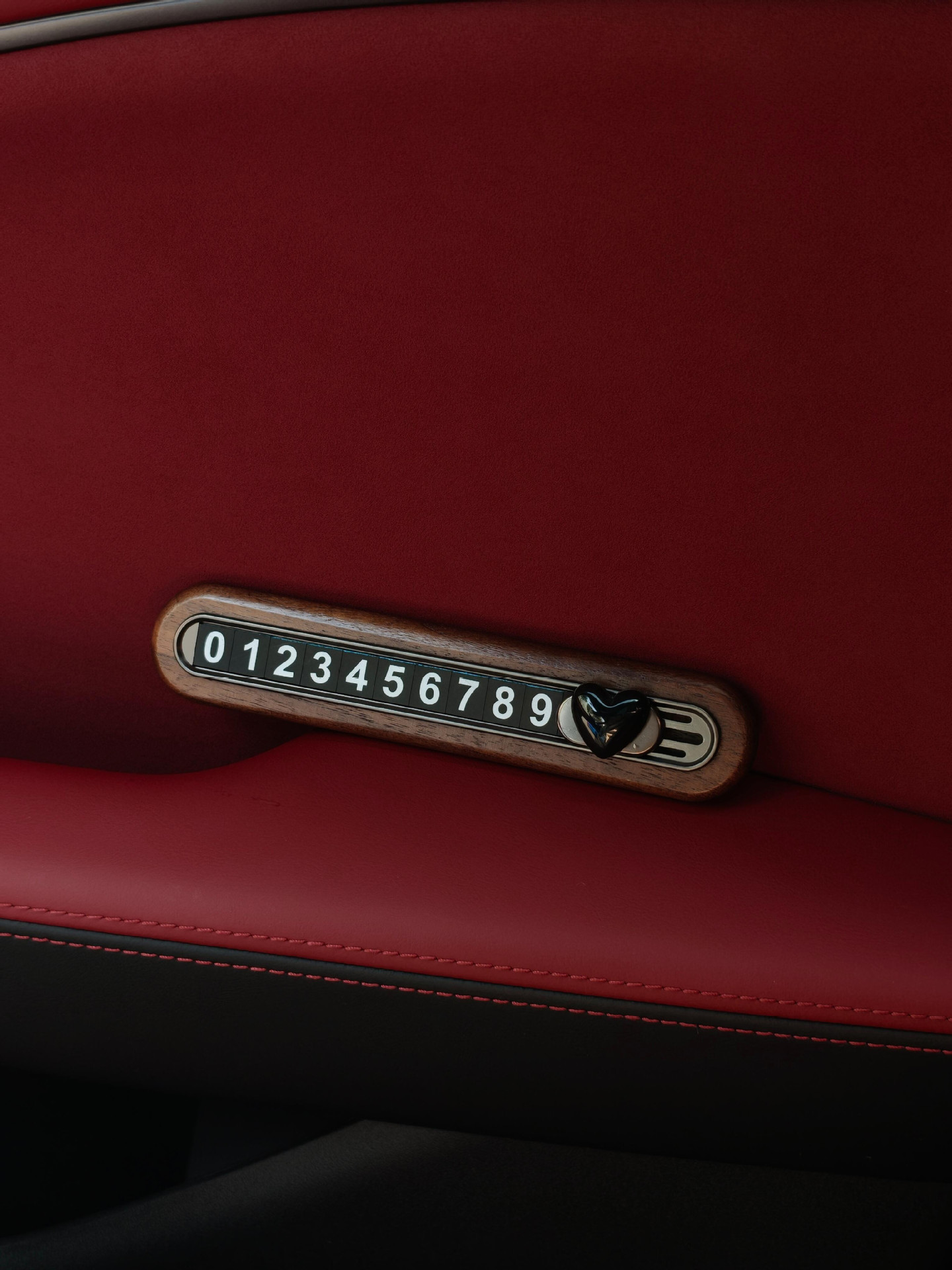 Car interior accessory: walnut wood heart-shaped temporary parking license plate, hidden type, high-quality feel