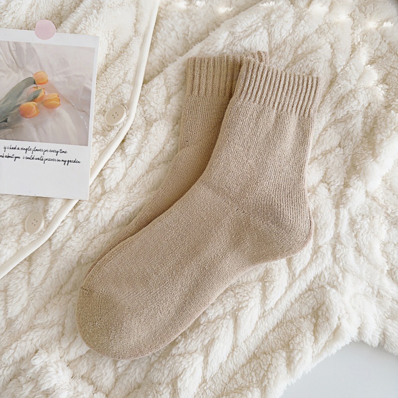 カシミヤの靴下の女性の月子の靴下の産後の秋冬の中で靴下とベルベットの厚い睡眠の靴下のぬいぐるみの保温のウールの靴下