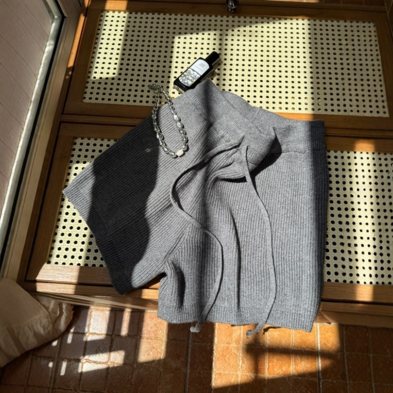 Gray Wool Knit Shorts for Women 2025 New Autumn and Winter Outerwear Wide-Leg Hip-Hugging Pants Slimming Petite A-Line Pants Gray Wool Knit Shorts for Women 2025 New Autumn and Winter Outerwear Wide-Leg Hip-Hugging Pants Slimming Petite A-Line Pants