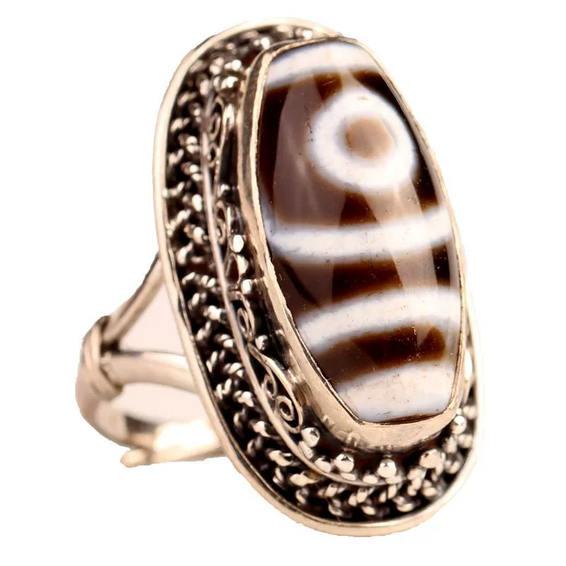 Retro ethnic creative ring, ethnic style, on index finger