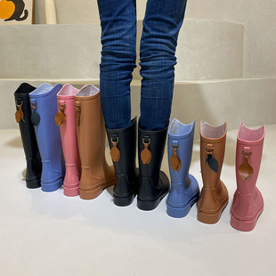 Mid-calf rain boots Women's fashionable outdoor rain boots waterproof long women's water boots lightweight non-slip wear-resistant rubber shoes cross-border