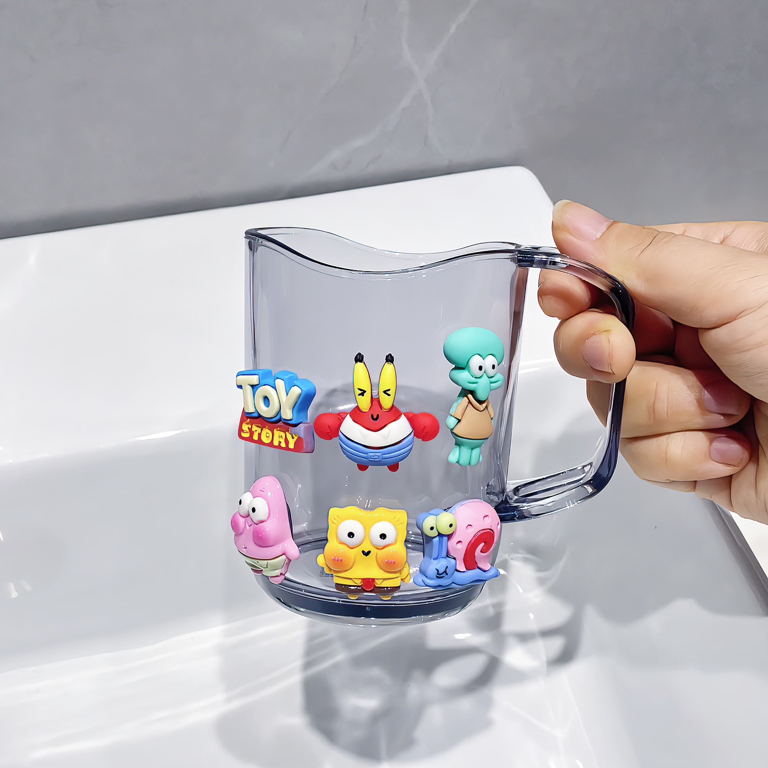 Grey cup small sponge (send toothbrush)