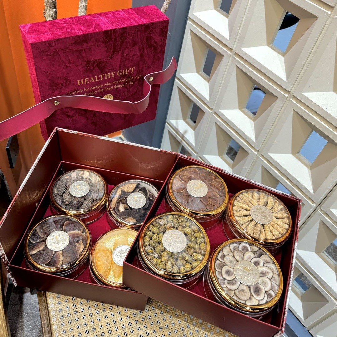 Red Velvet Eight Treasure Gift Box American Ginseng Dendrobium Red Ginseng Deer Antler Reishi Tangerine Peel 190g preparation