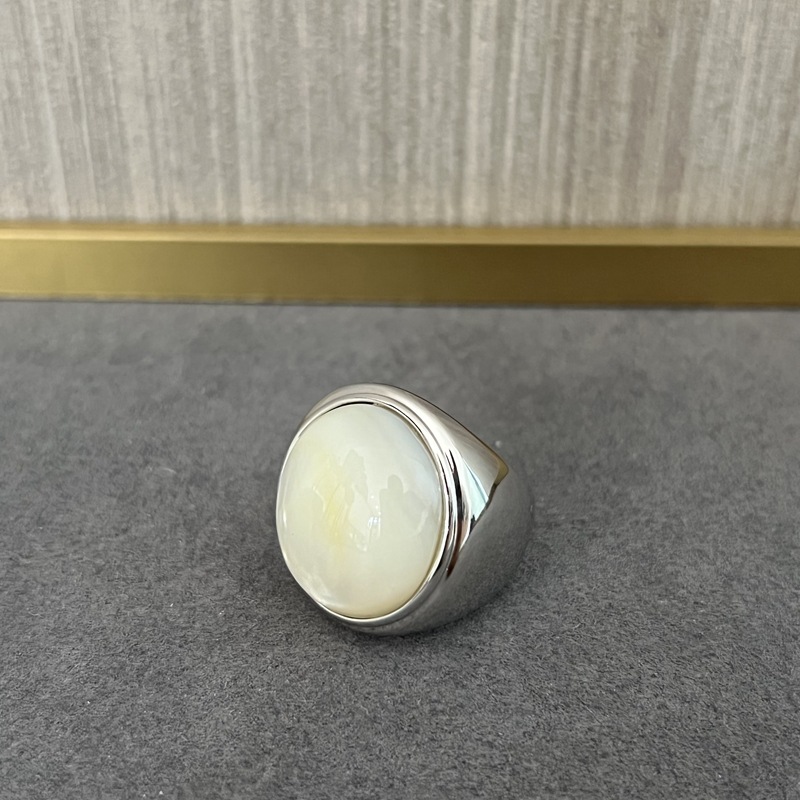 Fashionable elegant retro design ring