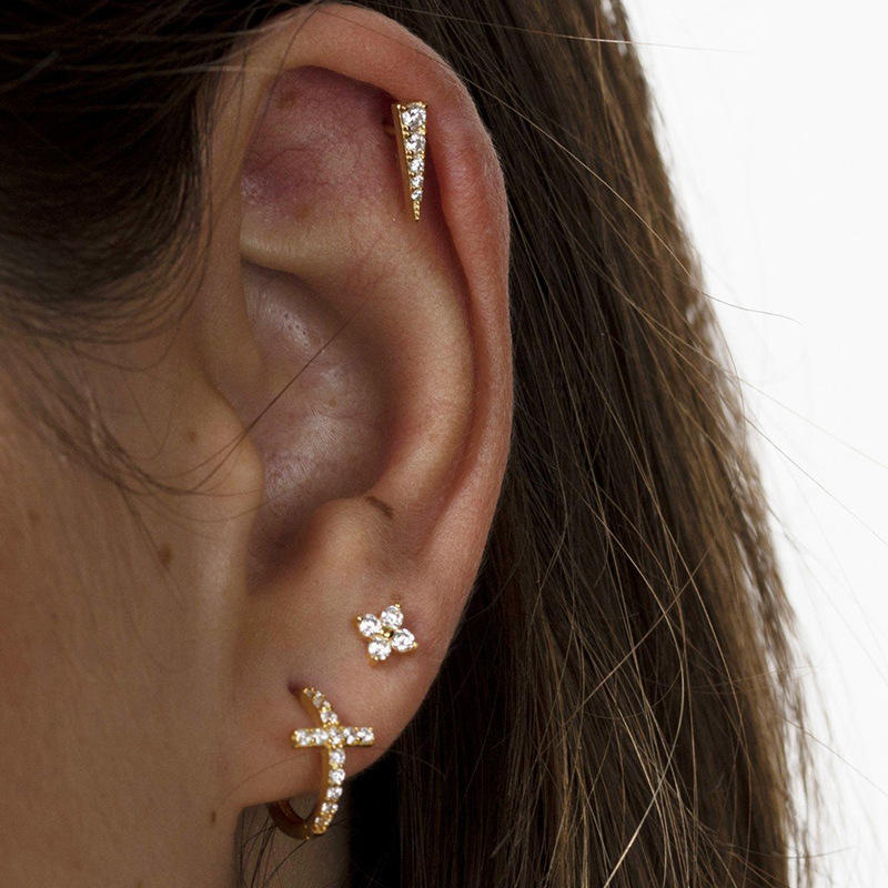 Style Simple Traverser Le Cuivre Des Boucles D'oreilles Incruster Zircon Boucles D'oreilles En Cuivre display picture 2