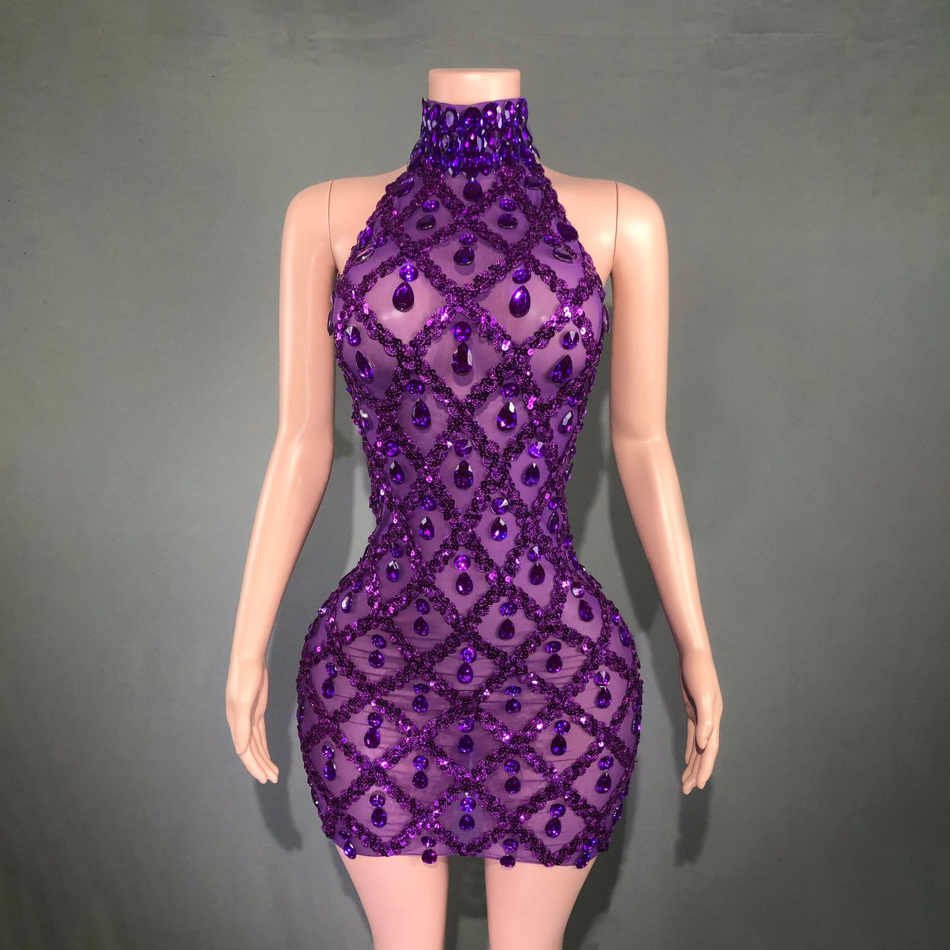 фиолетовый