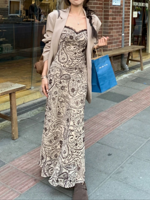 甜巧法式蕾丝拼接连衣裙女夏修身显瘦度假长裙2025夏蕾丝撞色|undefined